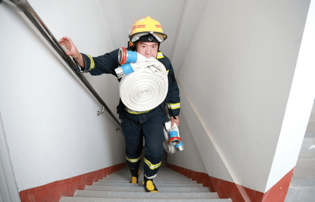 竞技宝- 荣获乒乓球比赛团体第二名