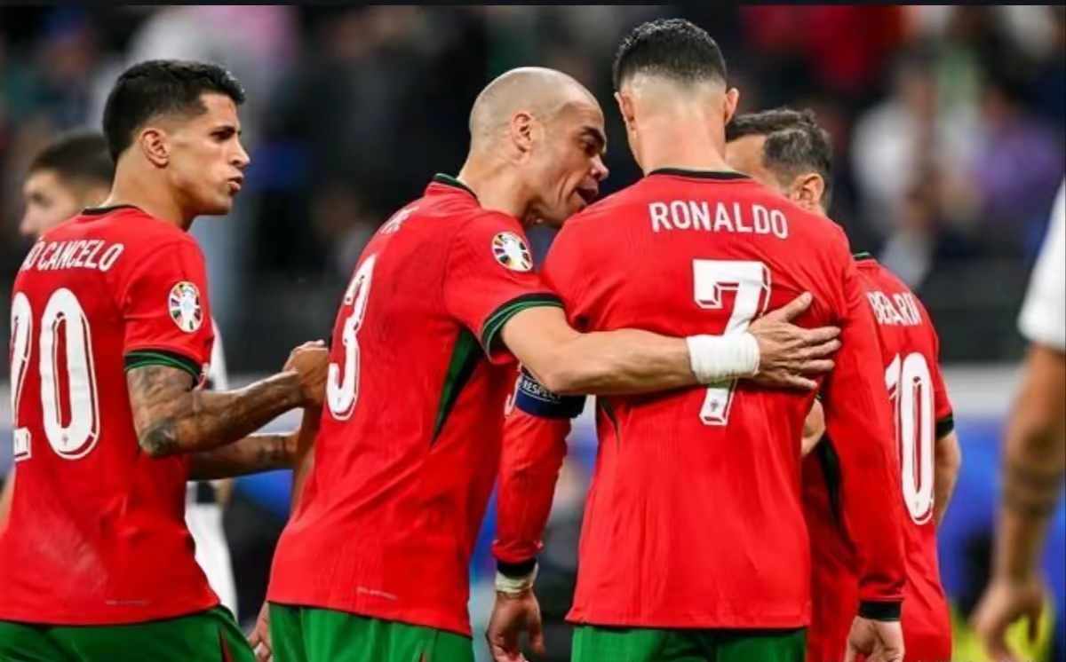 JJB-包含西亚卡姆巅峰对决,Ming与70激战日本队分钟,挺进下一轮胜负难料!的词条