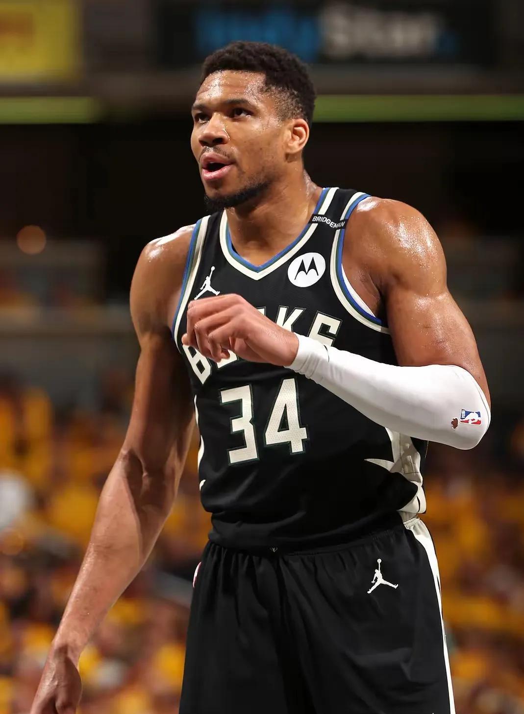 JJB-包含字母哥连续五场比赛得分超过精彩发挥，IG挑战极限！的词条