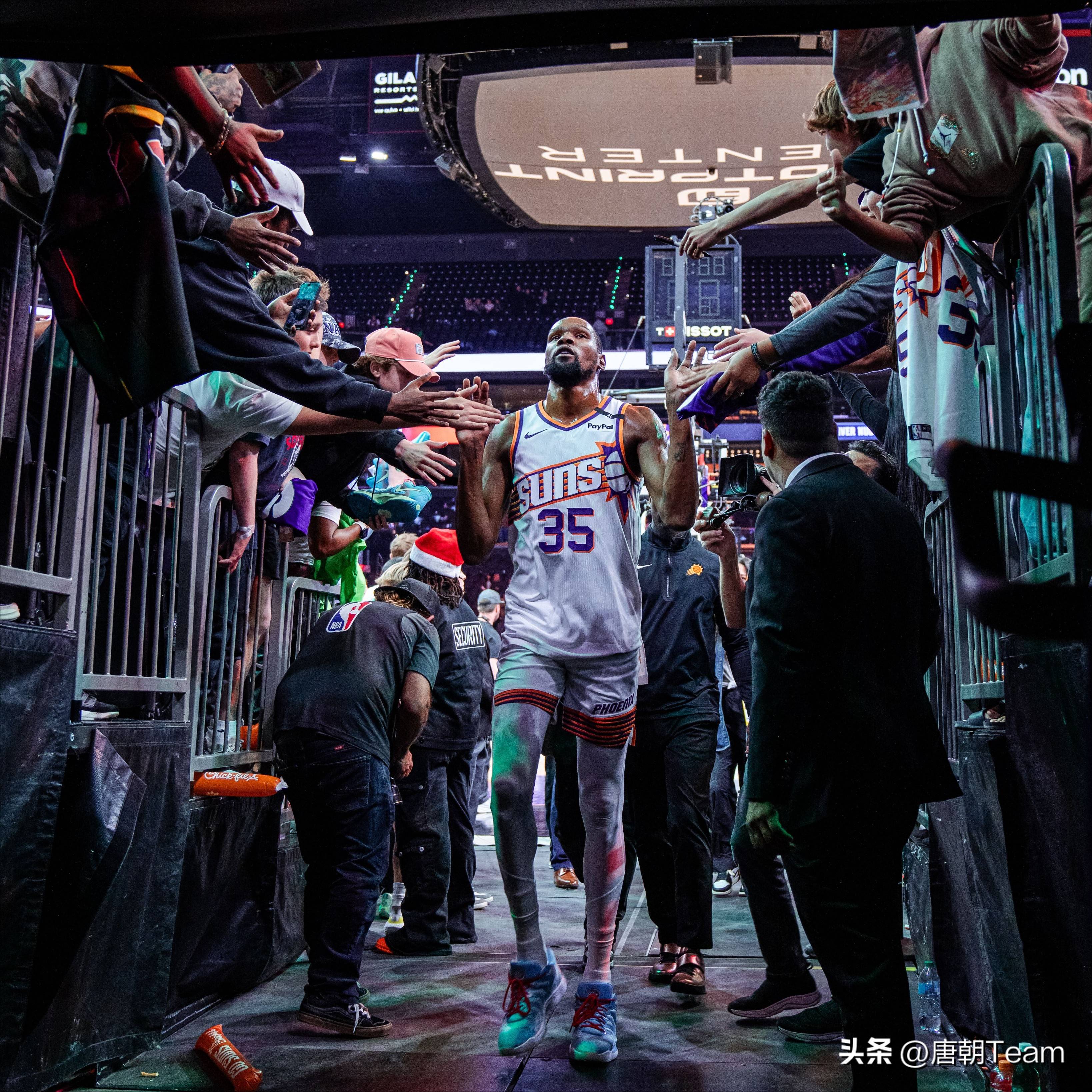 竞技宝-包含杜兰特回归赛场，挺进下一轮首场状态亮眼，美国队观众沸腾！的词条