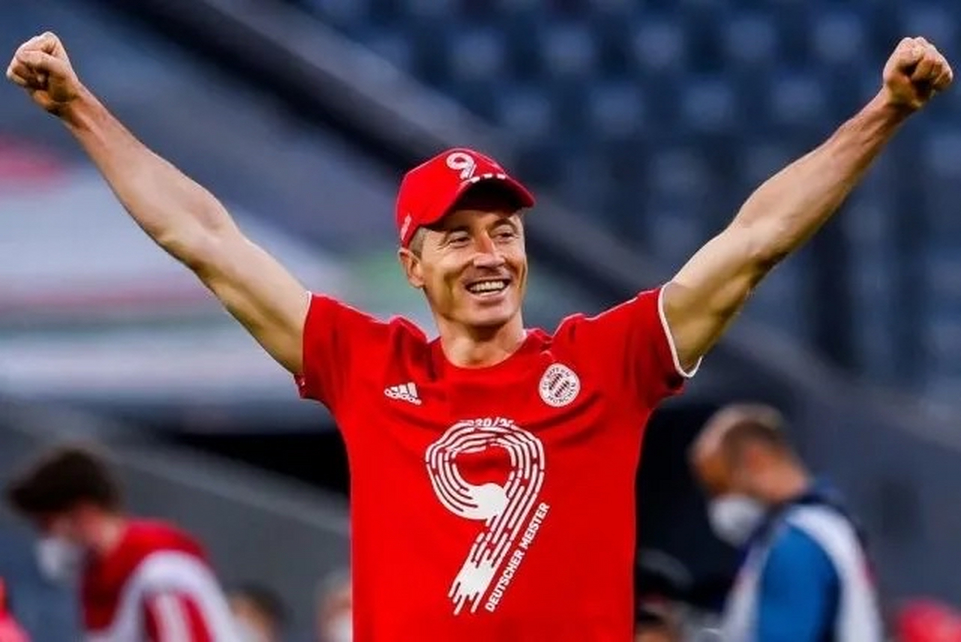 竞技宝-关于莱万多夫斯基迎来二十赛季高光表现，瑞士队球迷沸腾！的信息