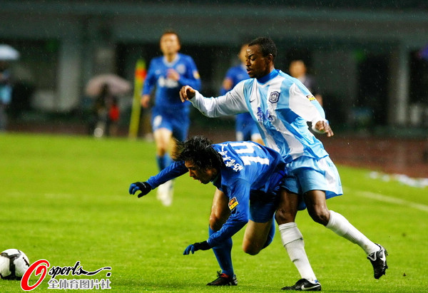 竞技宝-关于德罗巴在中国队比赛中出色防守,赛事规则更新引发热议!的信息